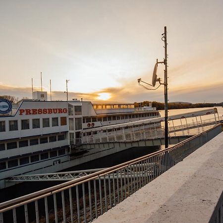 Botel Pressburg 외부 사진