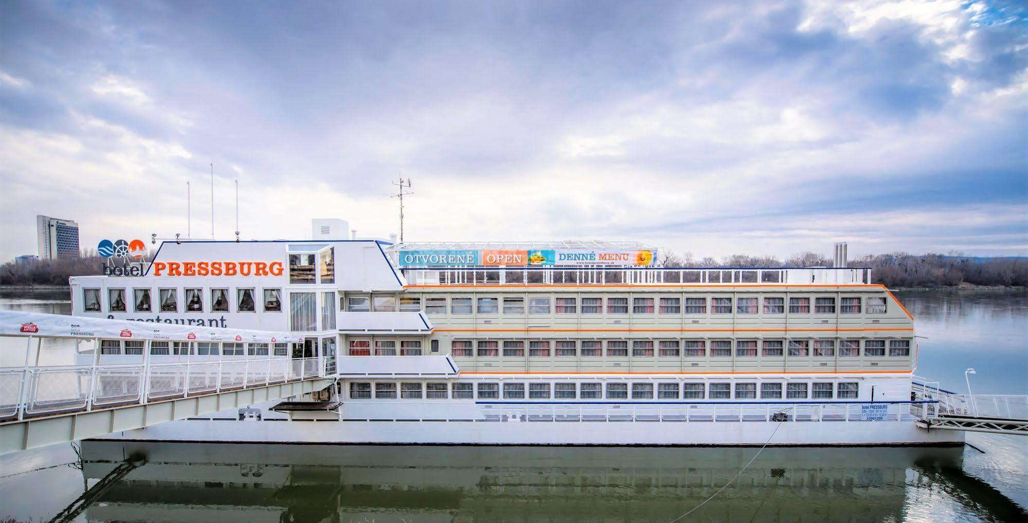 Botel Pressburg 외부 사진