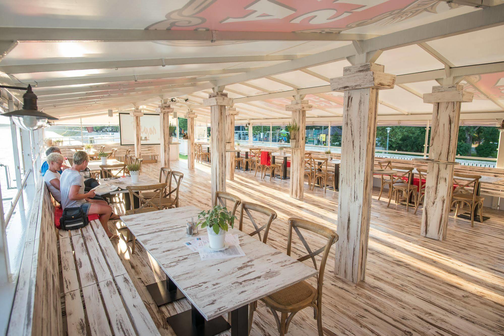 Botel Pressburg 외부 사진