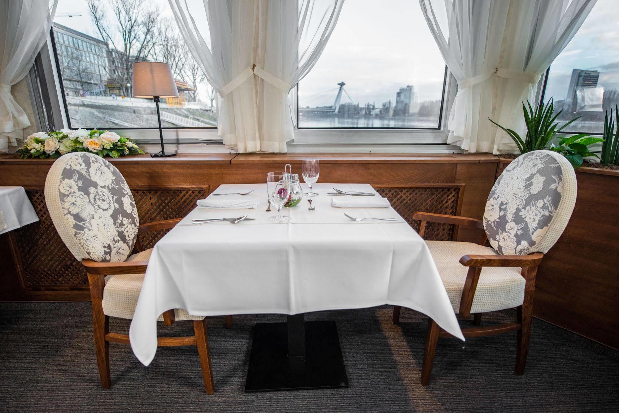 Botel Pressburg 외부 사진