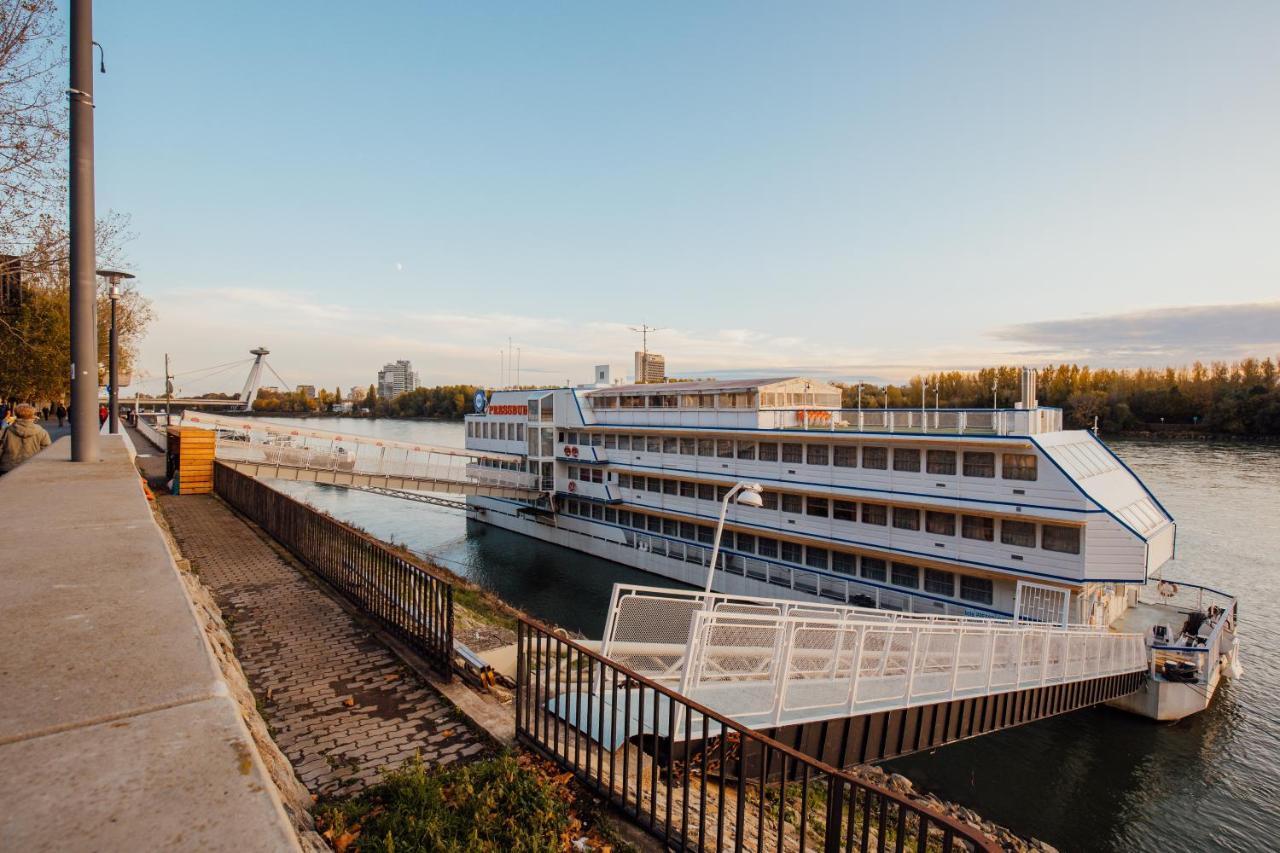 Botel Pressburg 외부 사진